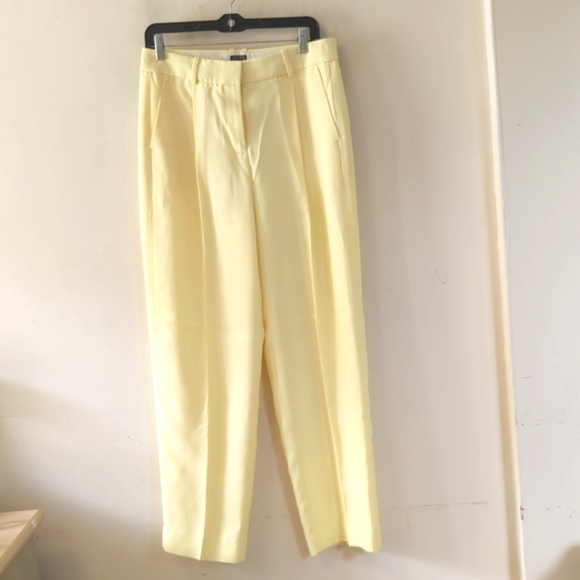 J. Crew Tapered Essential Pant in Drapey Viscose 6 - Picture 5 of 16